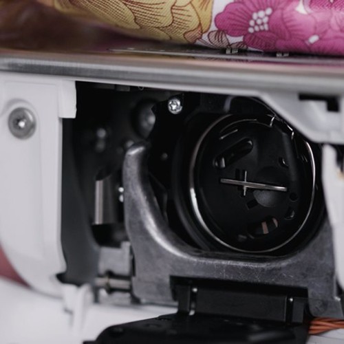 BERNINA 535 швейно - вышивальная