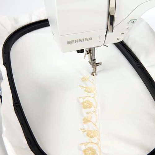 BERNINA 700 + вышивальный модуль BERNINA 700 + вышивальный модуль