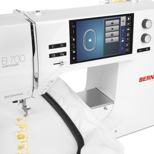 BERNINA 700 + вышивальный модуль BERNINA 700 + вышивальный модуль