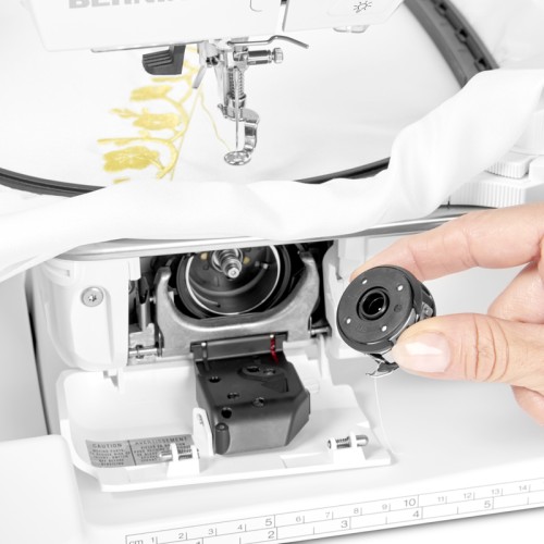 BERNINA 700 + вышивальный модуль BERNINA 700 + вышивальный модуль